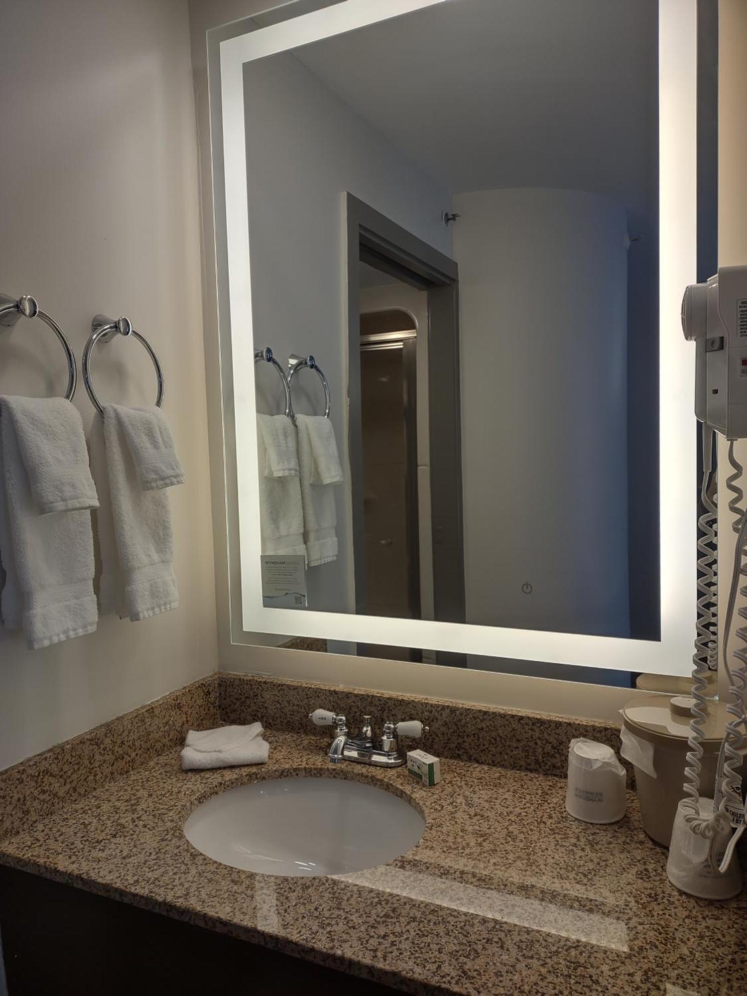 מלון Baymont By Wyndham Flat Rock מראה חיצוני תמונה